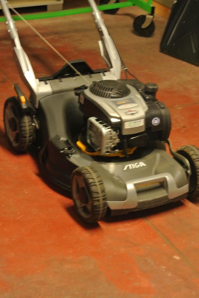tondeuse autotractè + boyeur, Tuin en Terras, Ophalen, Opvangbak, Zo goed als nieuw, BOSCH