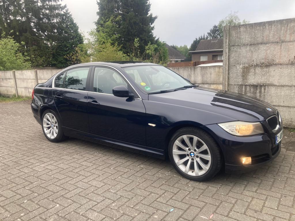 Bmw 320d euro5 2011 gekeurd voor verkoop, Auto's, Achterwielaandrijving, Zwart, Blauw, 120 kW