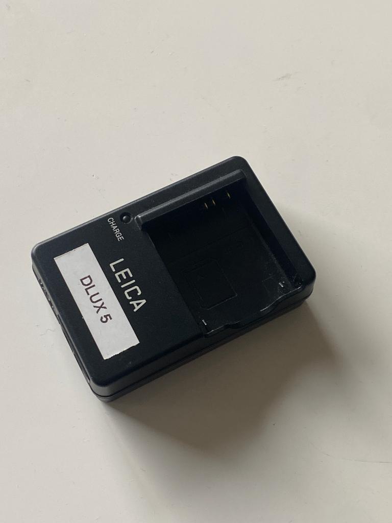 Originele Leica D-lux 5 lader (als nieuw) (BC-DC-10-E), Audio, Tv en Foto, Ophalen of Verzenden, Zo goed als nieuw