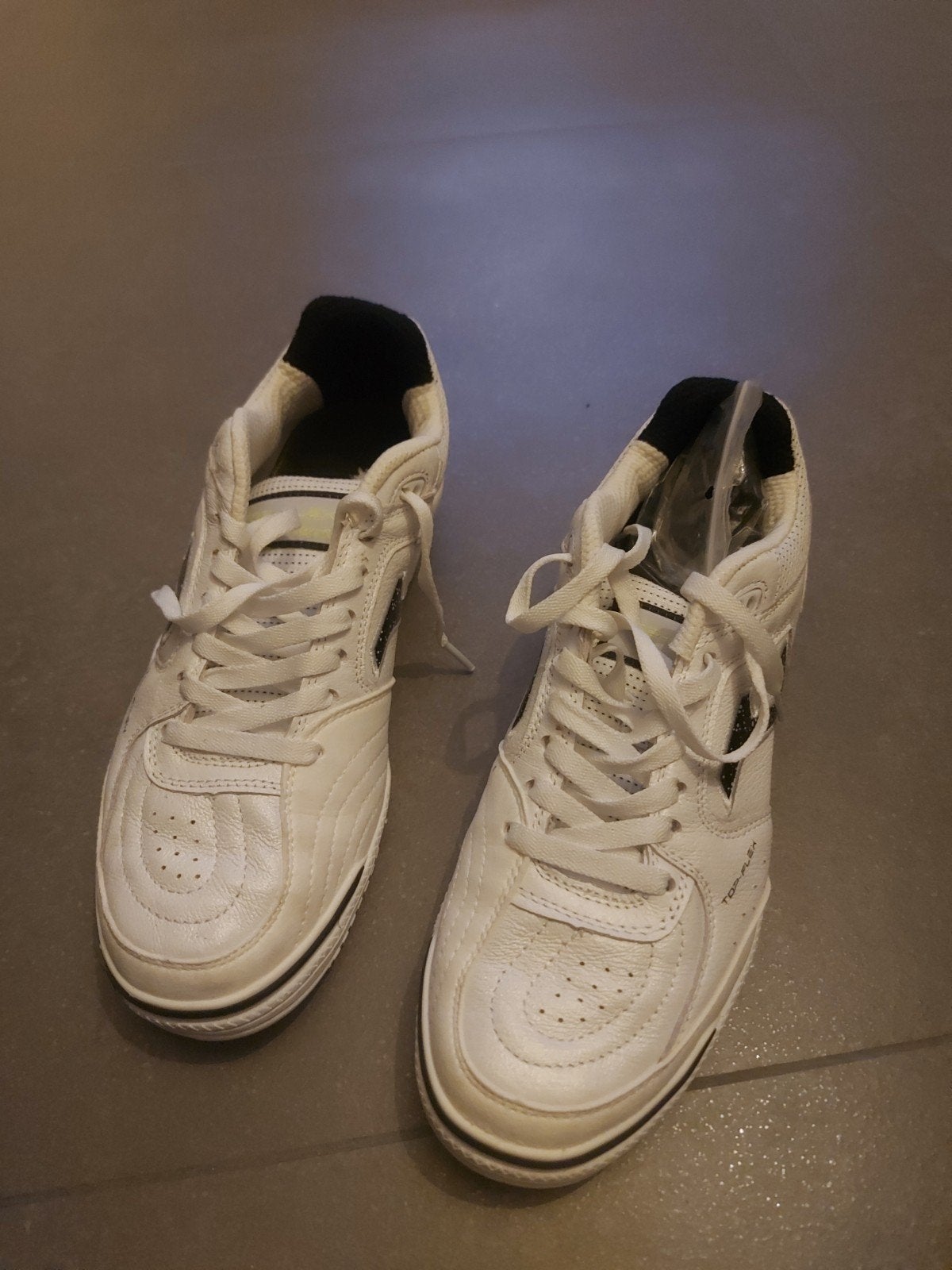Joma zaalvoetbalschoenen - 41, Sport en Fitness, Ophalen of Verzenden, Nieuw, Schoenen