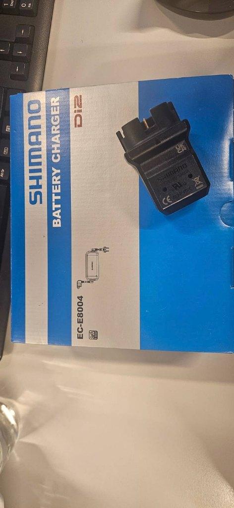 Shimano E8004 + BTE80 Battery adapter, Vélos & Vélomoteurs, Enlèvement ou Envoi, Comme neuf