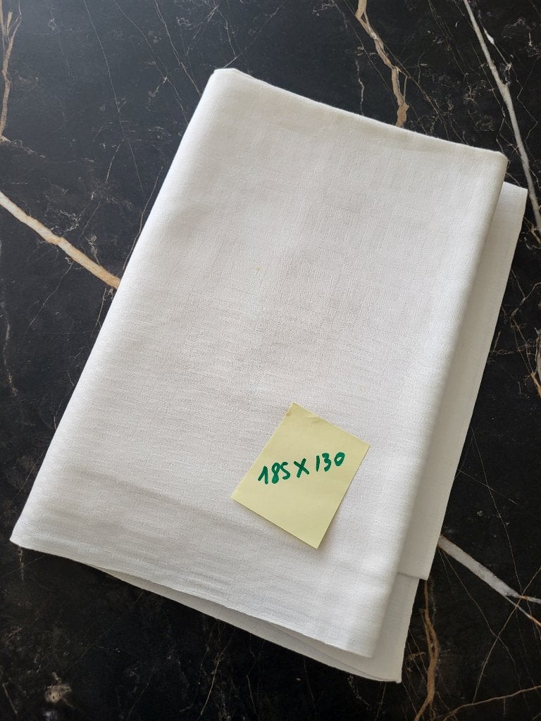 Nappe damassée blanche (185 x 130), Enlèvement, Utilisé, Rectangle, Intérieur