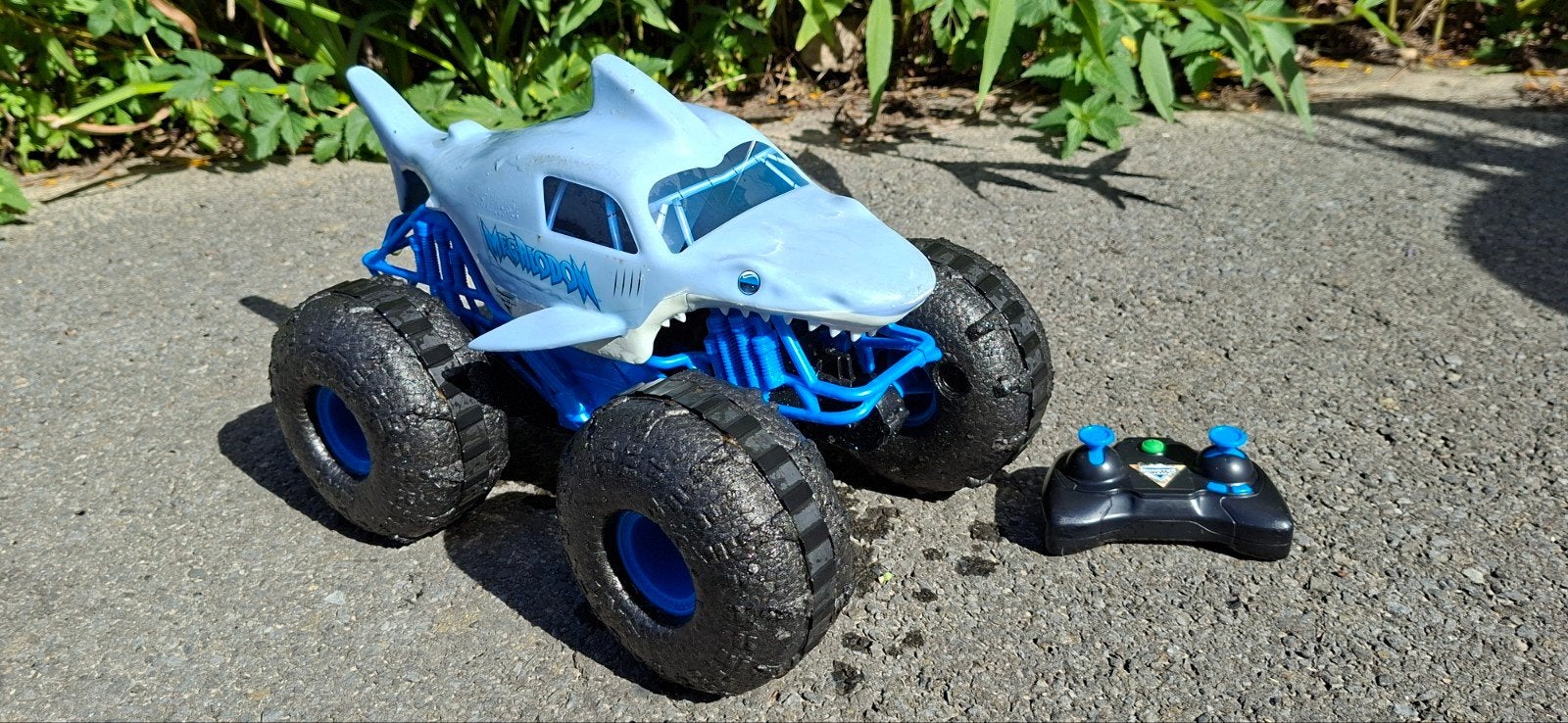 Monster Jam Megalodon Storm RC Rijdt op water USB oplaadbaar, Ophalen of Verzenden, Gebruikt