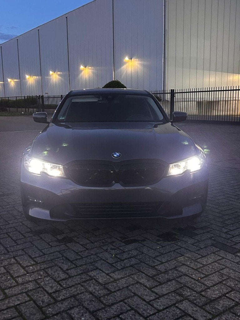 BMW 318I, Autos, Cuir, Argent ou Gris, Achat, Ordinateur de bord