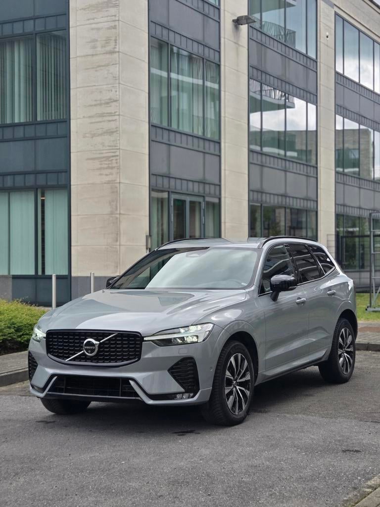 Volvo xc60 B4  Plus Dark hybride/diesel Gray Nardo, Automaat, Euro 6, Leder, Zilver of Grijs