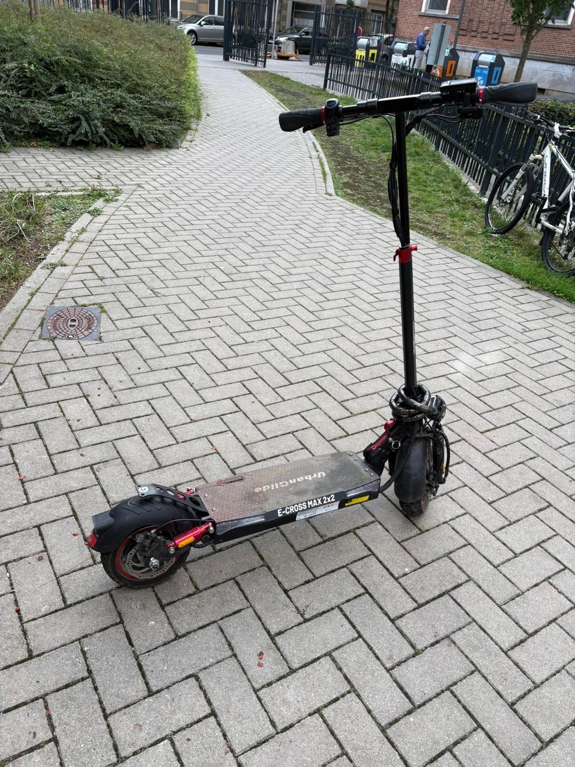 Trottinettes électrique urban glide e-cross max 2x2, Ophalen, Zo goed als nieuw