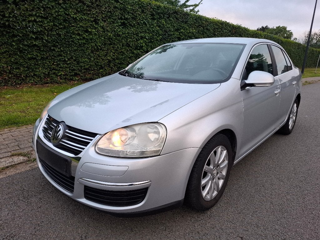 Vw Jetta 1.9 TDi 105 PK Diesel 4 Deurs 2008, Auto's, Voorwielaandrijving, Particulier, Euro 4, Zilver of Grijs