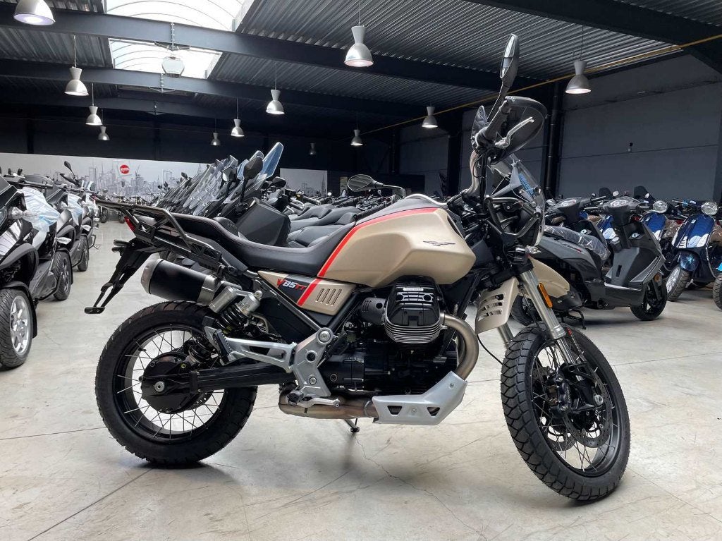Moto Guzzi V85 TT Travel E5+ [-5%] [Fin.0%], Entreprise, Plus de 35 kW, 2 cylindres, Neuf