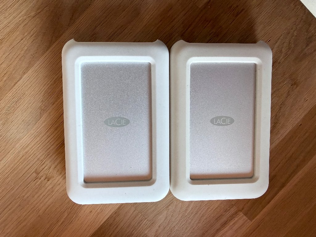 LaCie 1TB HDD Rugged (2 stuks), Computers en Software, Harde schijven, LaCie, HDD, Ophalen of Verzenden, Zo goed als nieuw