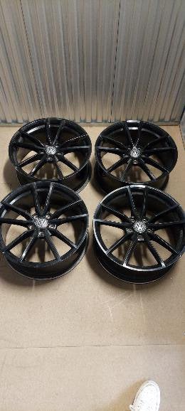 VW Pretoria 19 inch velgen zwart met schade, Autos : Pièces & Accessoires, Enlèvement, 19 pouces, Véhicule de tourisme, Jante(s)