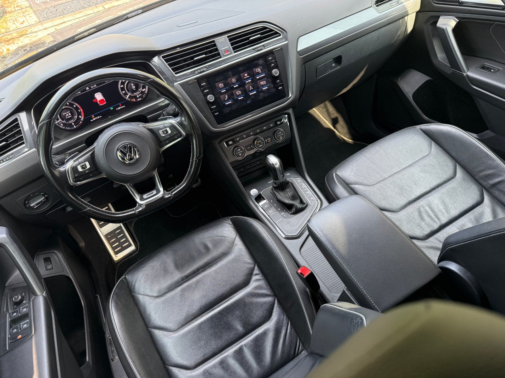 VW Tiguan 1.4 TSI 3 X RLine 7 zit Allspace - Automaat Black, Automaat, Bedrijf, 5 deurs, SUV of Terreinwagen