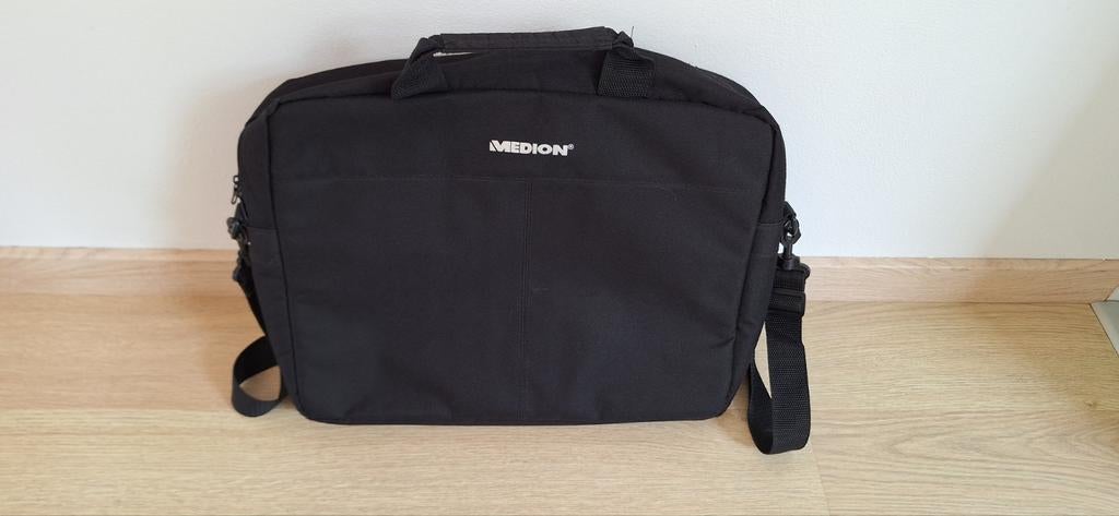 Laptoptas Medion, Ophalen of Verzenden, 17 inch of meer, Gebruikt, Schoudertas
