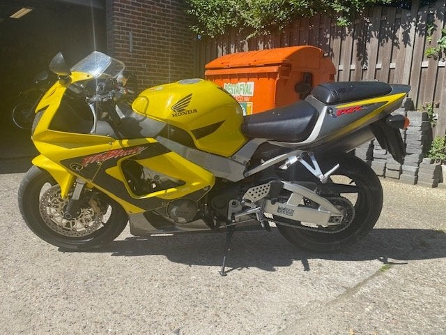 honda cbr 929 fireblade met schade bj 2002