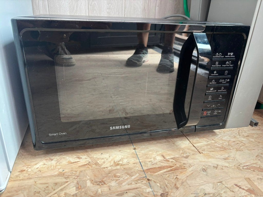 Combi microgolfoven - Samsung - zwart, Ophalen, Gebruikt, Draaiplateau, Vrijstaand