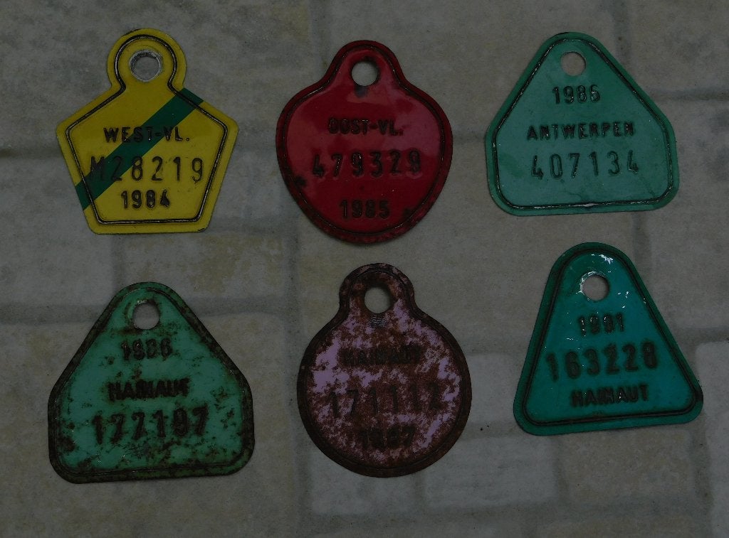 Belgisch metalen belastingplaatje 1984 1985 1986 1987 1991, Ophalen of Verzenden