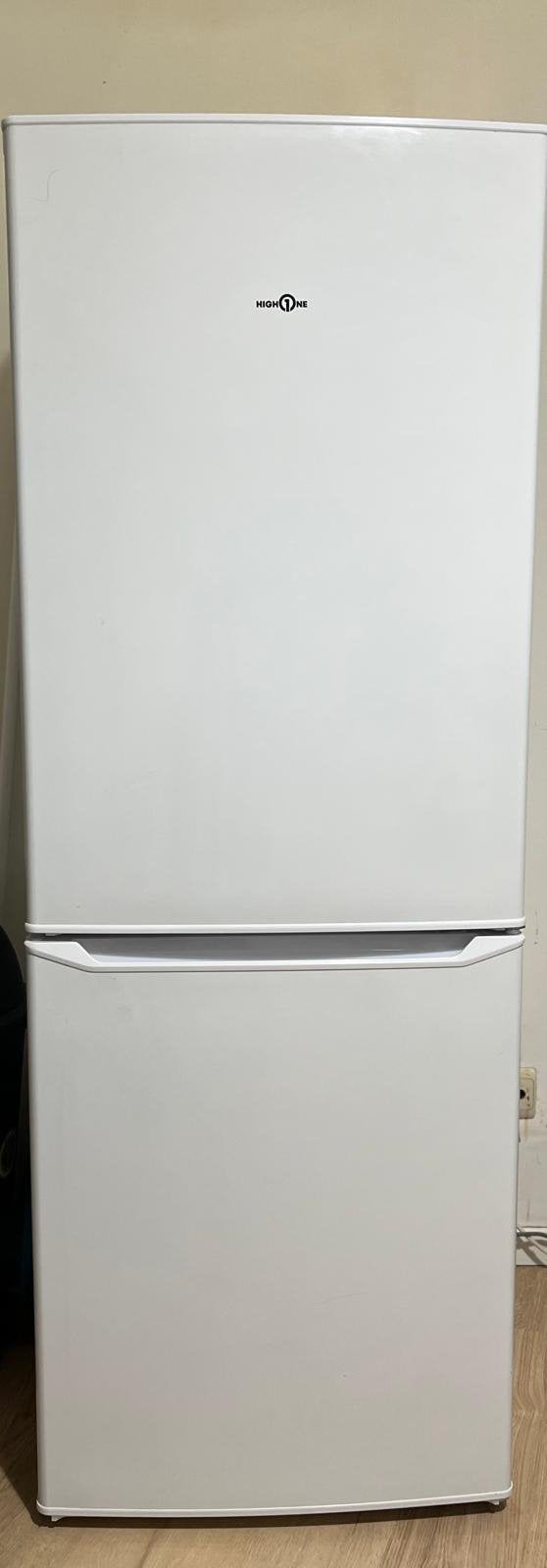 Réfrigérateur congélateur HIGH ONE CS 230, Elektronische apparatuur, Koelkasten en IJskasten, Ophalen, Zo goed als nieuw
