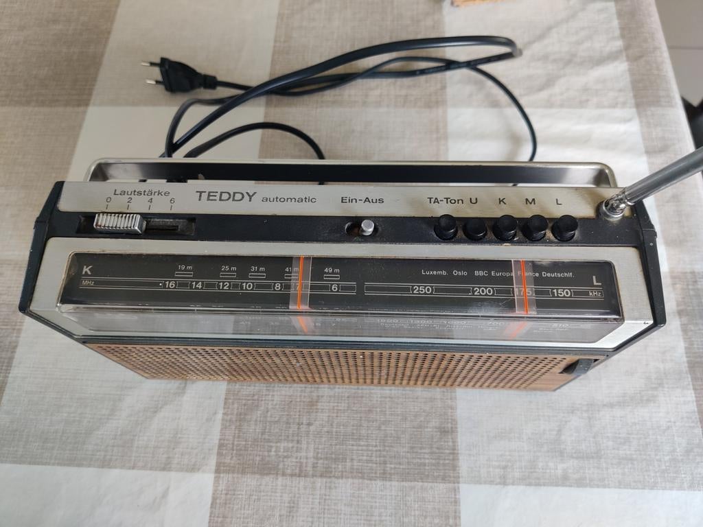 Vintage draagbare ITT radio, Ophalen, Radio