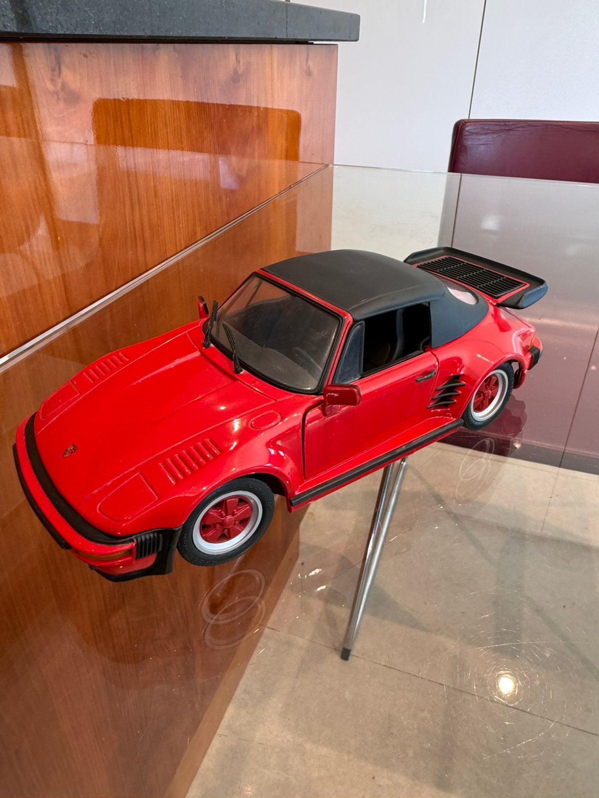 Porsche 930 Turbo Slant Nose (Flat Nose) 1:18 zonder doos, Ophalen of Verzenden, Zo goed als nieuw, Revell