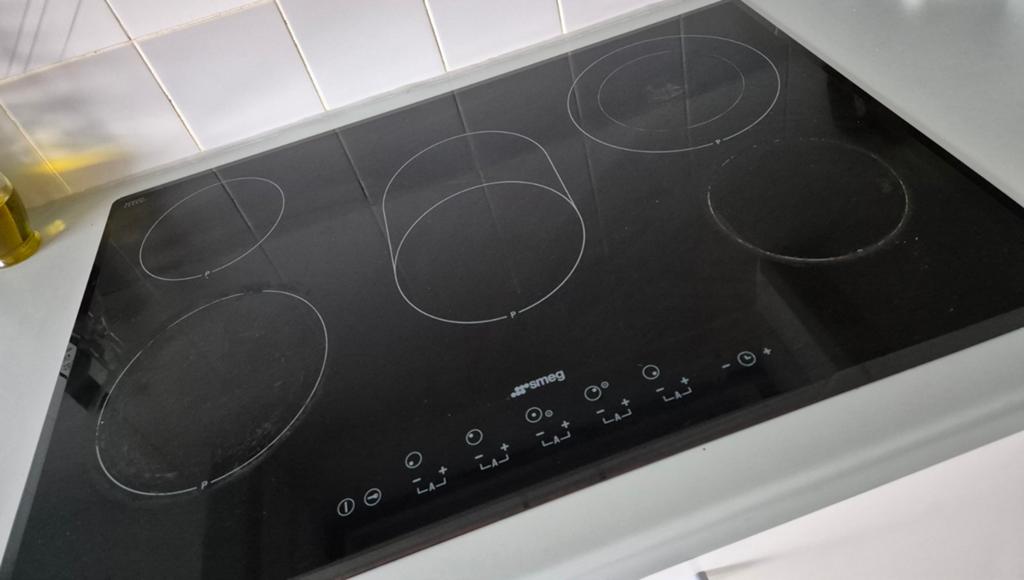 Smeg Universeel kookplaat keramisch 80cm, Elektronische apparatuur, Kookplaten, Ophalen, Keramisch