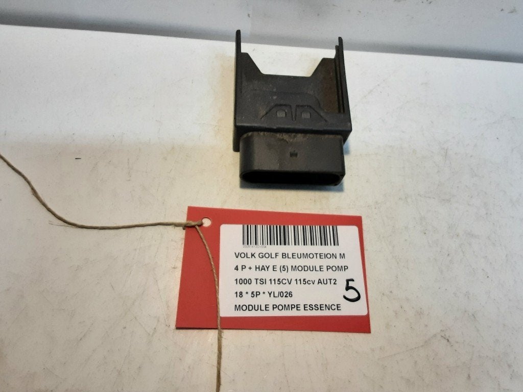 ORDINATEUR POMPE A CARBURANT Golf Sportsvan (AUVS), Volkswagen, Mevr. I. Hauben, Utilisé, Rue de l'Espoir 34 34
4030  GRIVEGNÉE, BE