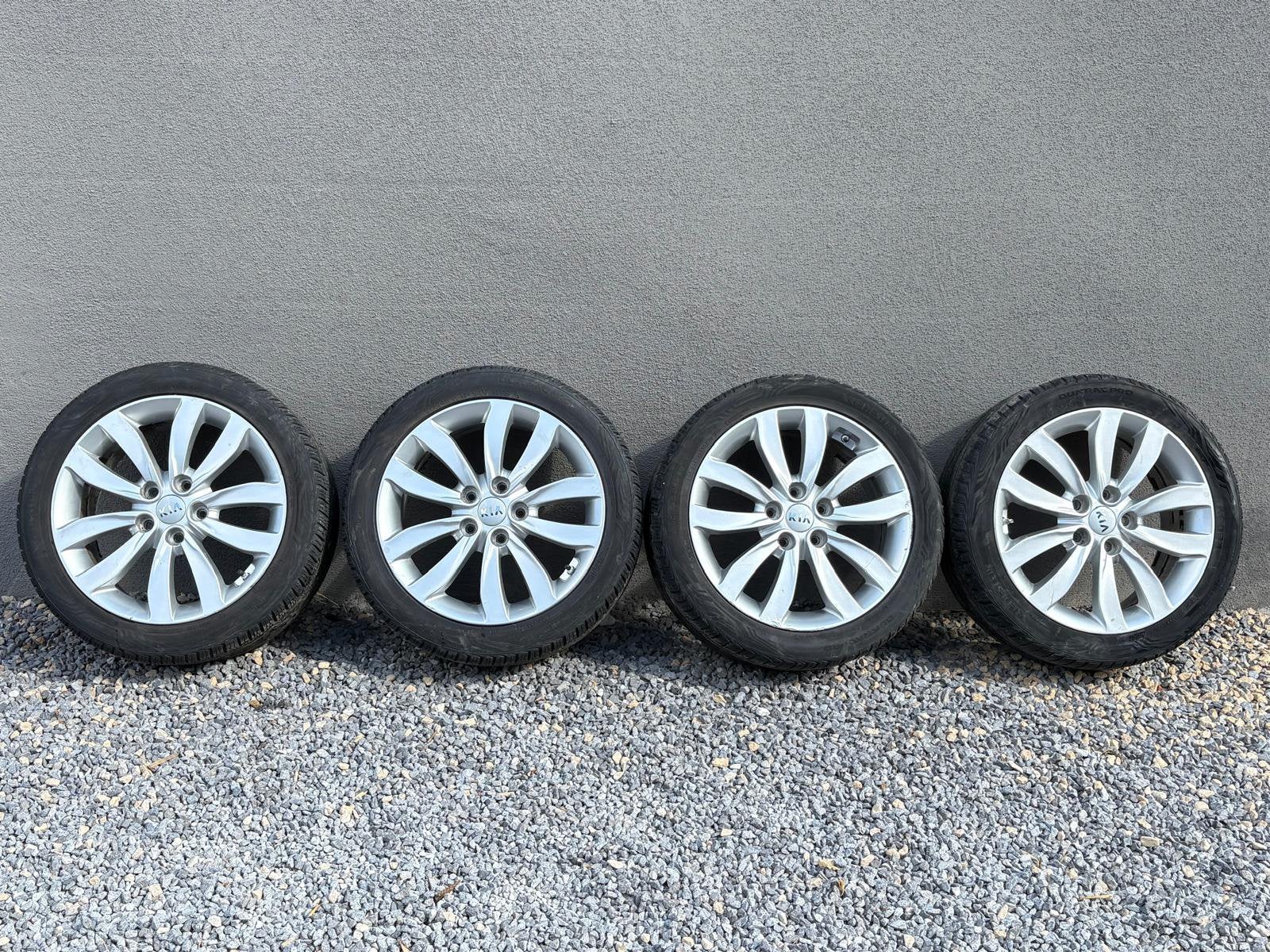Jantes+pneus pour KIA Carens 225/45/17 (4 saisons), Pneus et Jantes, 4 Saisons, 17 pouces, Enlèvement