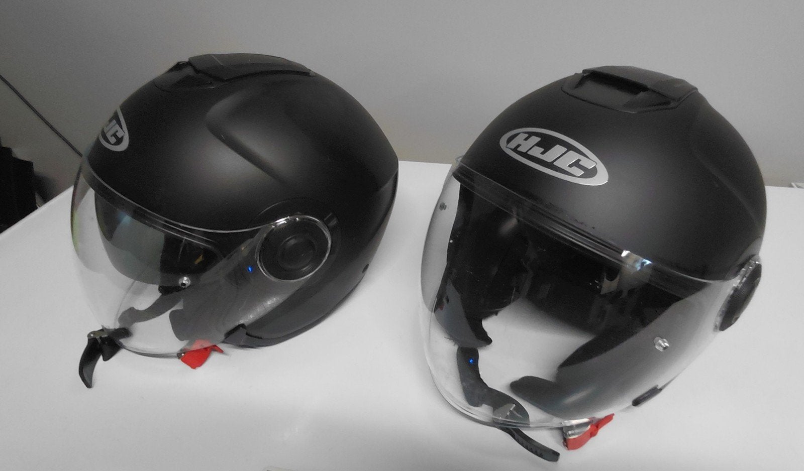 2 jet helmen met scherm en zonne scherm, Fietsen en Brommers, Brommerhelmen, Ophalen, Gebruikt, Medium, HJC