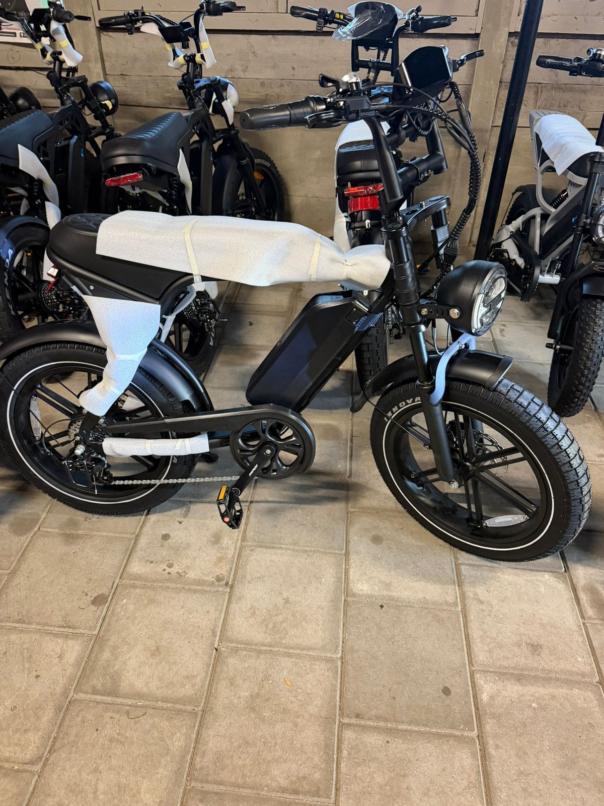 Fatbike v20 en v8 en mini nieuw met garantie beste prijzen, Fietsen en Brommers, Ophalen, Zo goed als nieuw