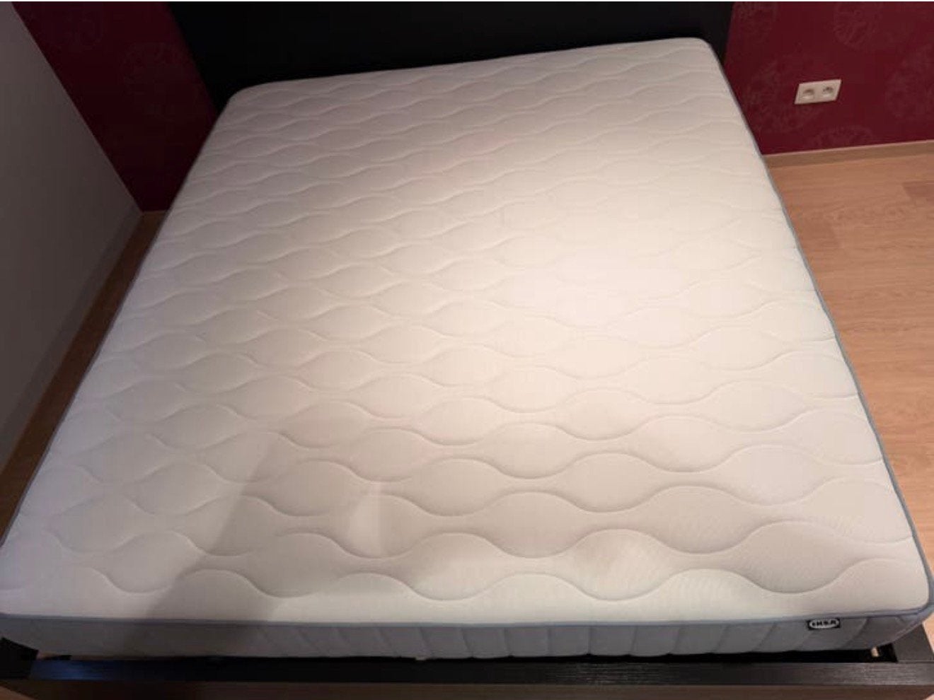 Ikea matras - stevig - 1m80. Vrijwel nooit gebruikt, Huis en Inrichting, Slaapkamer | Matrassen en Bedbodems, Ophalen, Tweepersoons