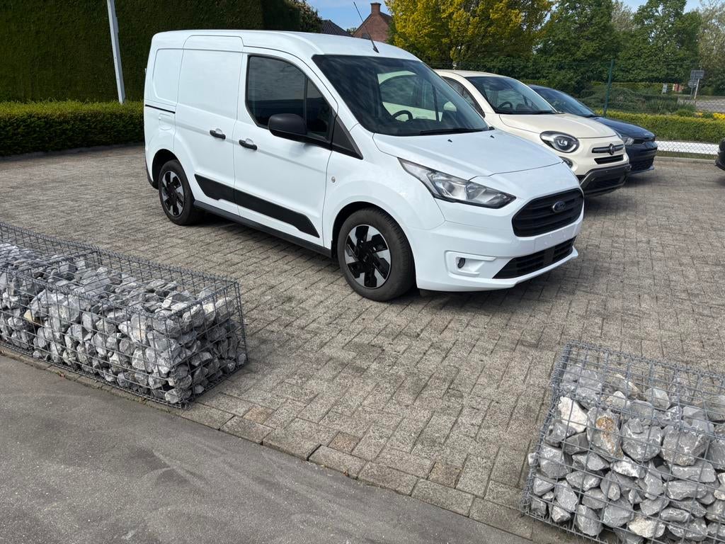 Ford transit Connect navi pdc + camera airco, Auto's, Bestelwagens en Lichte vracht, Voorwielaandrijving, Stof, 4 cilinders, Wit