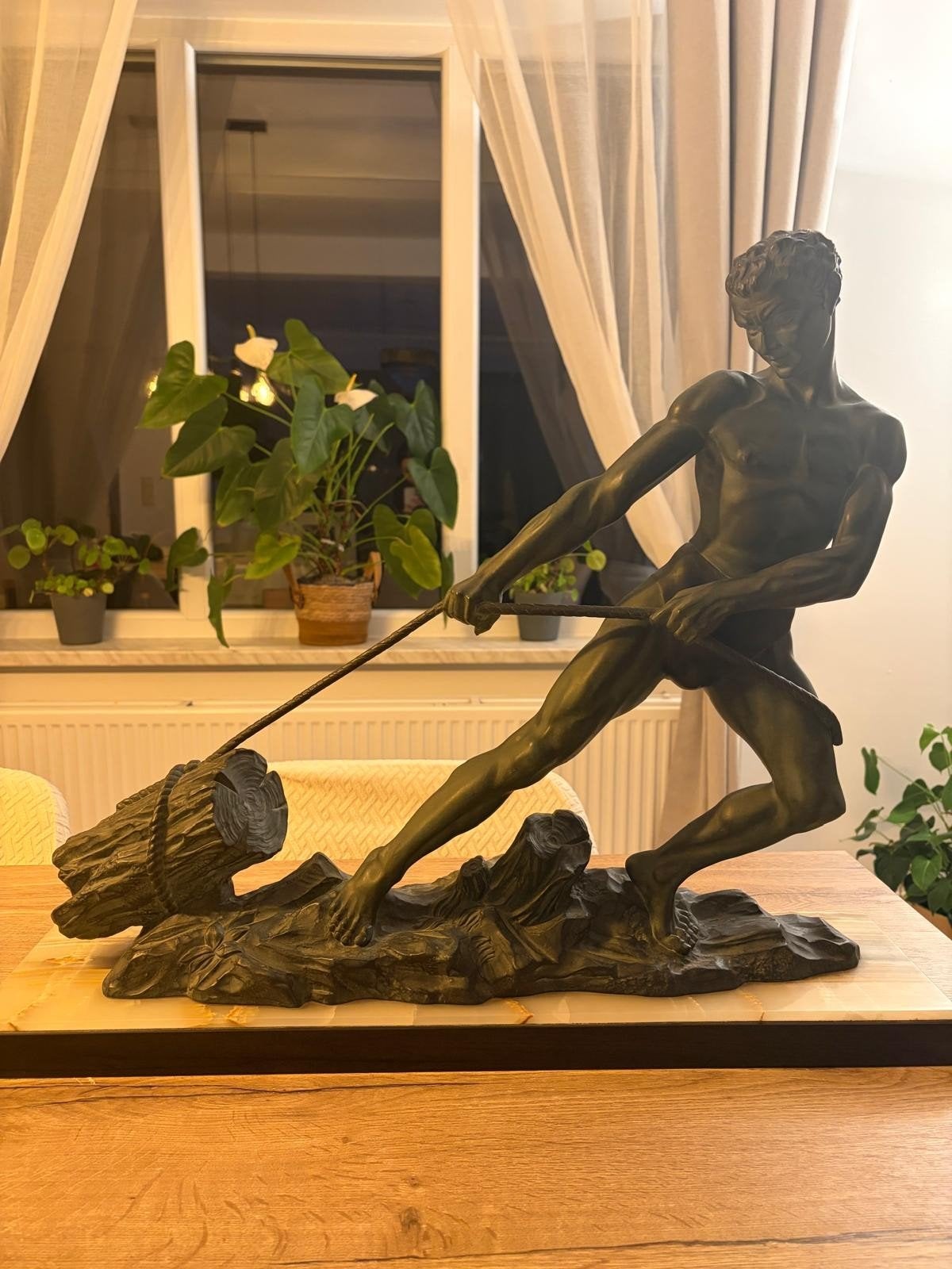 grote zware beeld op marmer, Antiek en Kunst, Ophalen of Verzenden, Beeld