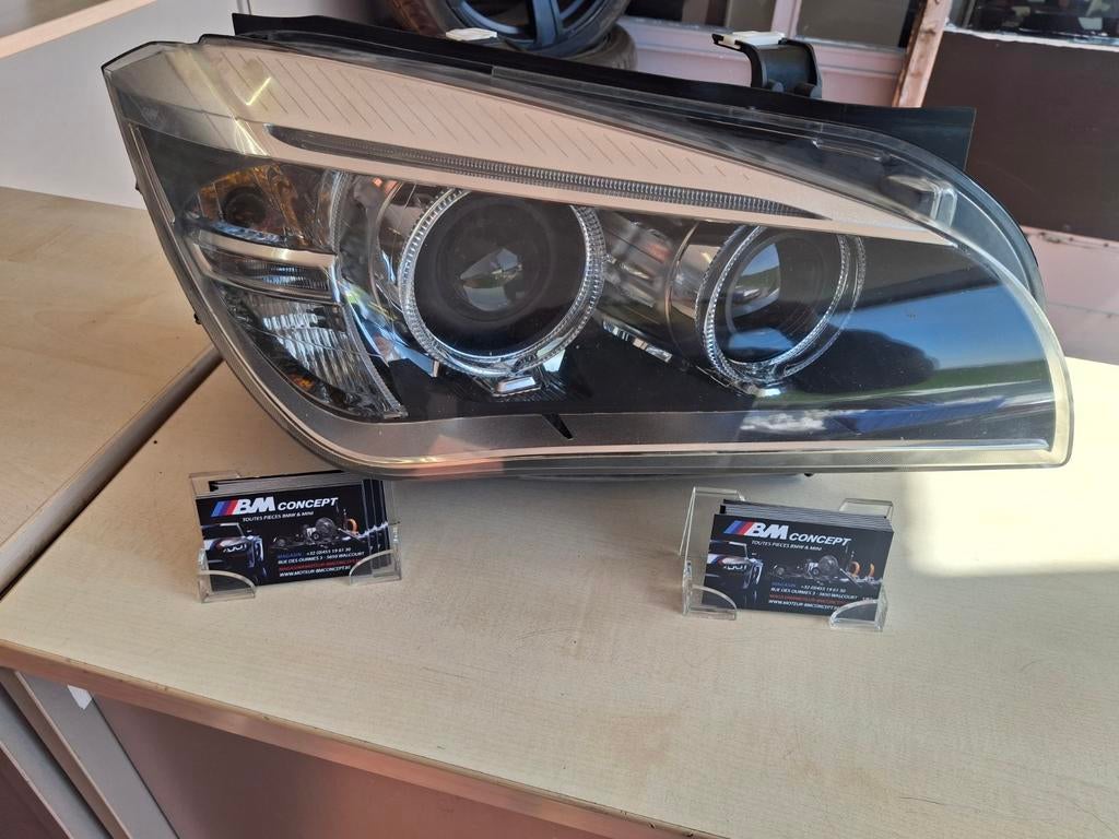 BMW series x1 e84 lci dubbele xenonkoplamp rechts, Ophalen, BMW