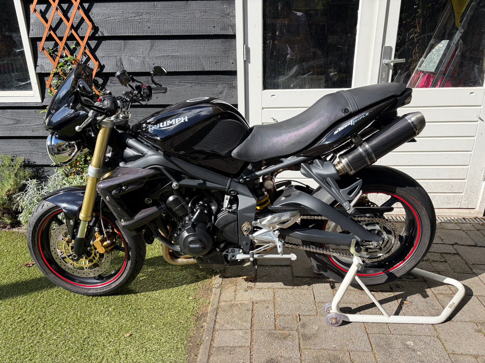 Triumph Street Triple 675 bomvol met opties!, 675 cc, Occasion, Quickshifter, Motorrijbewijs A