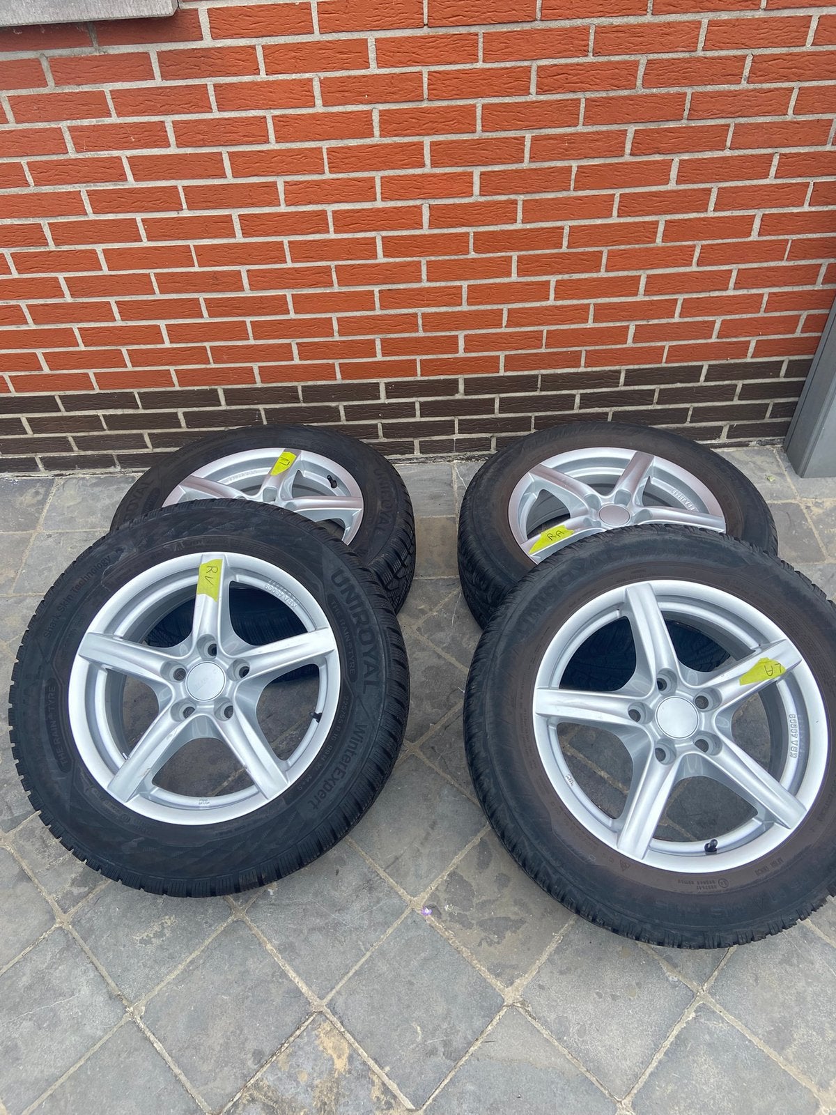 4 Uniroyal MS plus 77 winterbanden 225/55 R16 op velgen, Ophalen, Winterbanden, Band(en)