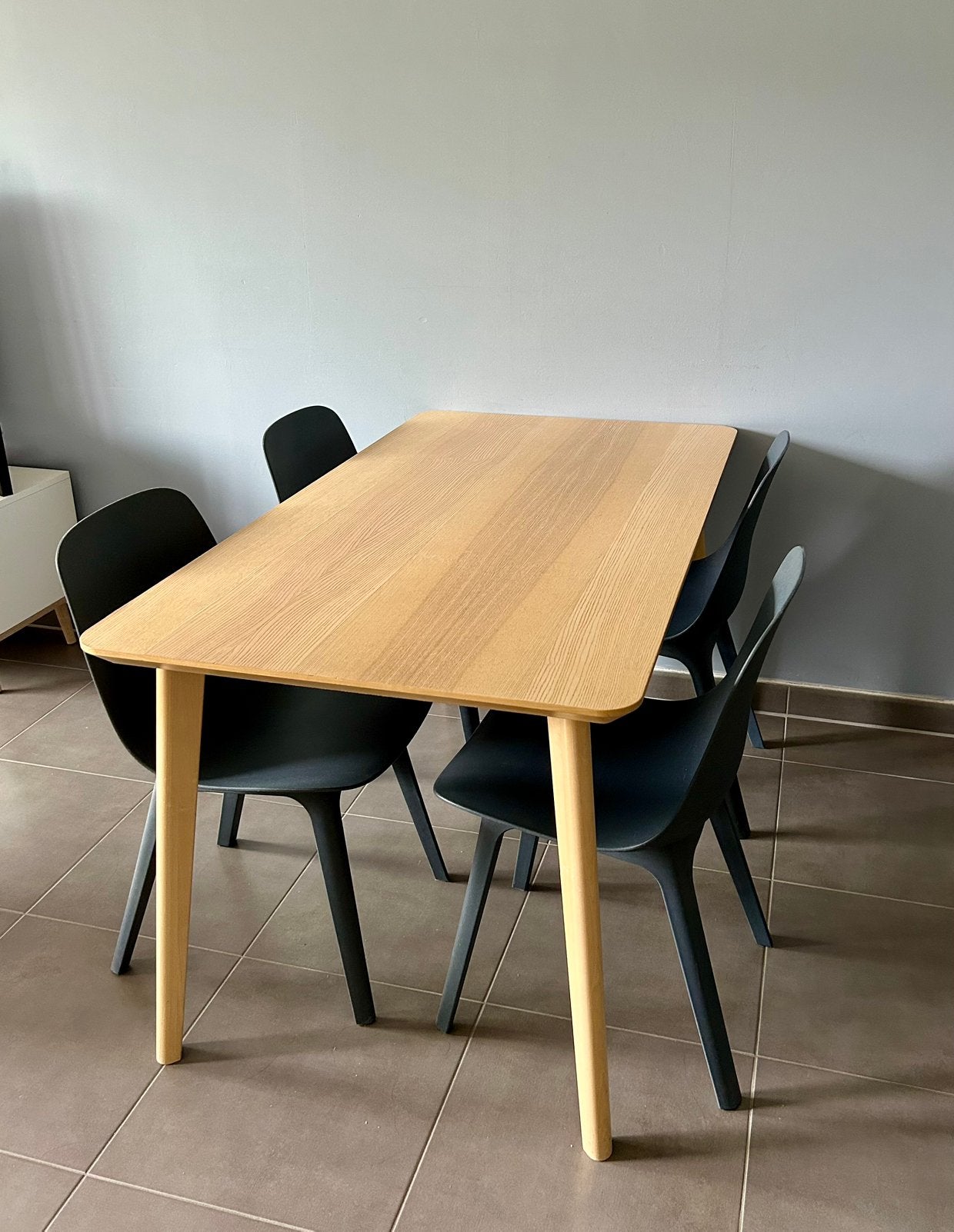 Table IKEA lisabo + 4 chaisses odger, Maison & Meubles, Enlèvement, Comme neuf