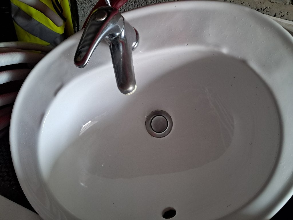 lavabo blanc fourni avec robinet, Bricolage & Construction, Sanitaire, Enlèvement, Robinet