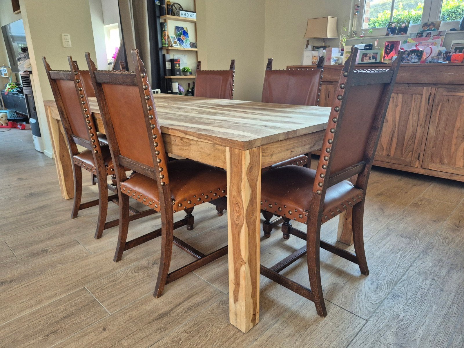 Massief teak eettafel en 6 stoelen in renaissance stijl, Huis en Inrichting, Ophalen, Gebruikt