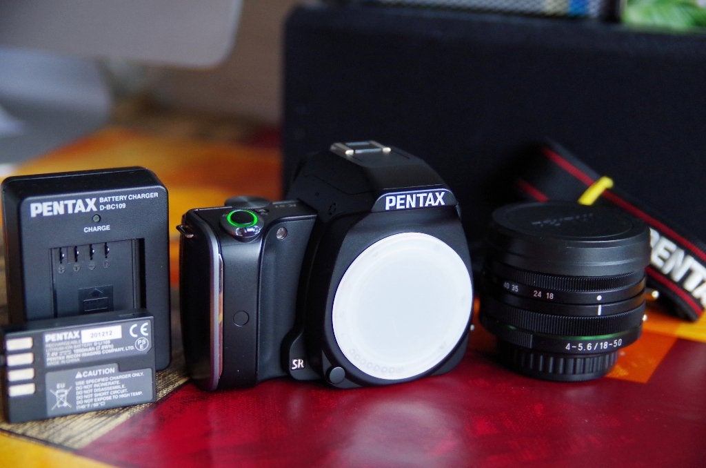 Pentax K-S1 DSLR /HD Pentax 18-50mm DC WR, TV, Hi-fi & Vidéo, Appareils photo numériques, Enlèvement ou Envoi, Moins de 4 fois