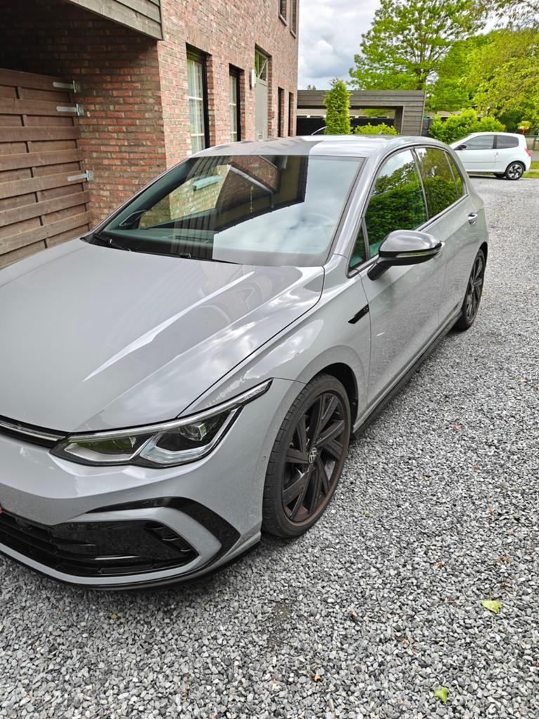 VW golf 8 R line in top staat met wecare garantie contract, Auto's, Overige kleuren, Alcantara, Berline, Dealer onderhouden