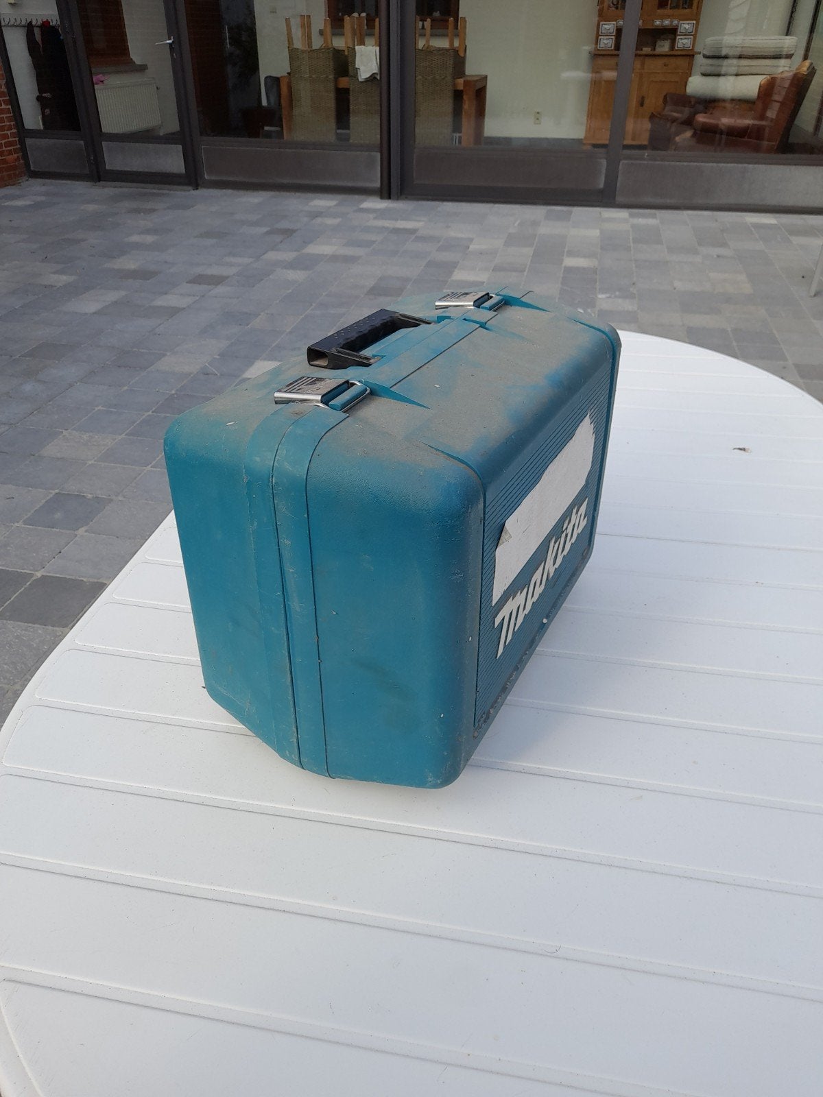 2 koffers makita materiaal, Ophalen