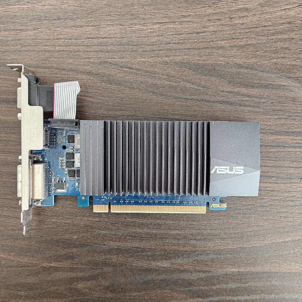 Nvidia GT 710 1 GB — Asus, Computers en Software, Routers en Modems, Gebruikt, Ophalen of Verzenden