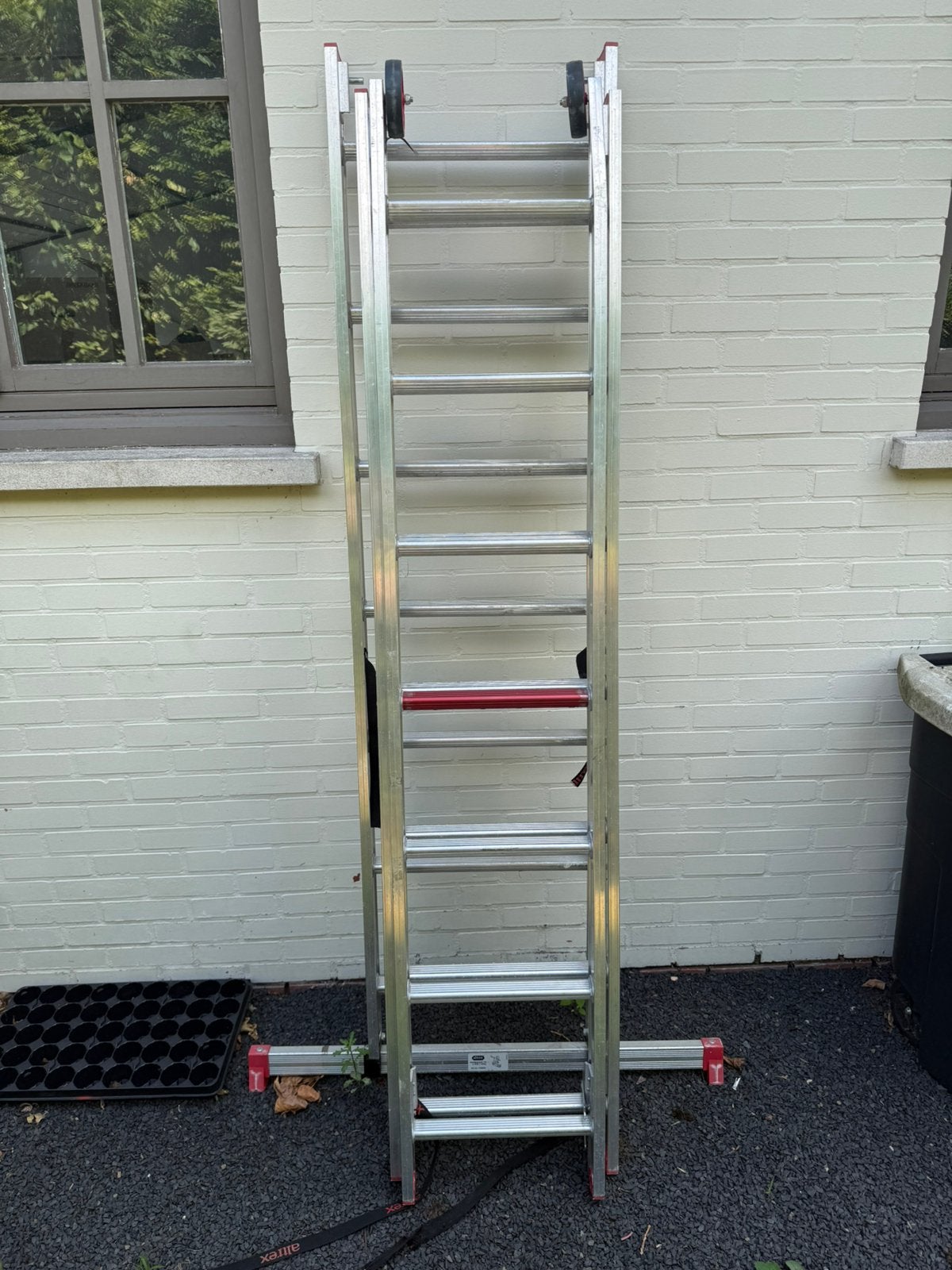 Uitschuifbaretrap/ ladder, Ophalen, Zo goed als nieuw, Ladder