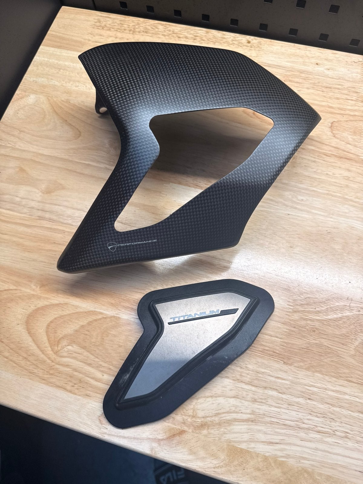 Ducati streetfighter & panicale v4 swingarm guard carbon, Motos, Pièces | Ducati, Utilisé, Enlèvement ou Envoi