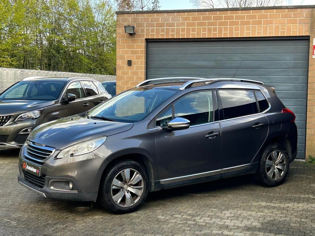 Peugeot 2008 1.2 PureTech Automaat Navigatie CruiseControle, Auto's, Peugeot, 1199 cc, USB, Leder en Stof, 5 zetels