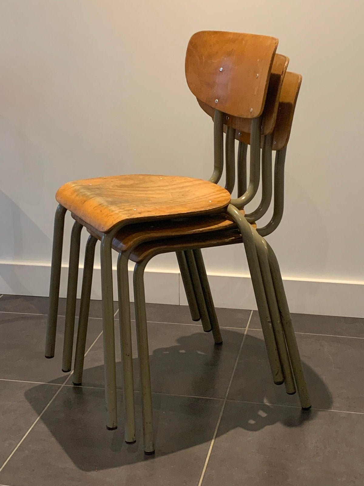 Set van 4 vintage stoelen met militaire geschiedenis, Maison & Meubles, Chaises, Autres couleurs, Enlèvement, Vintage, industrieel