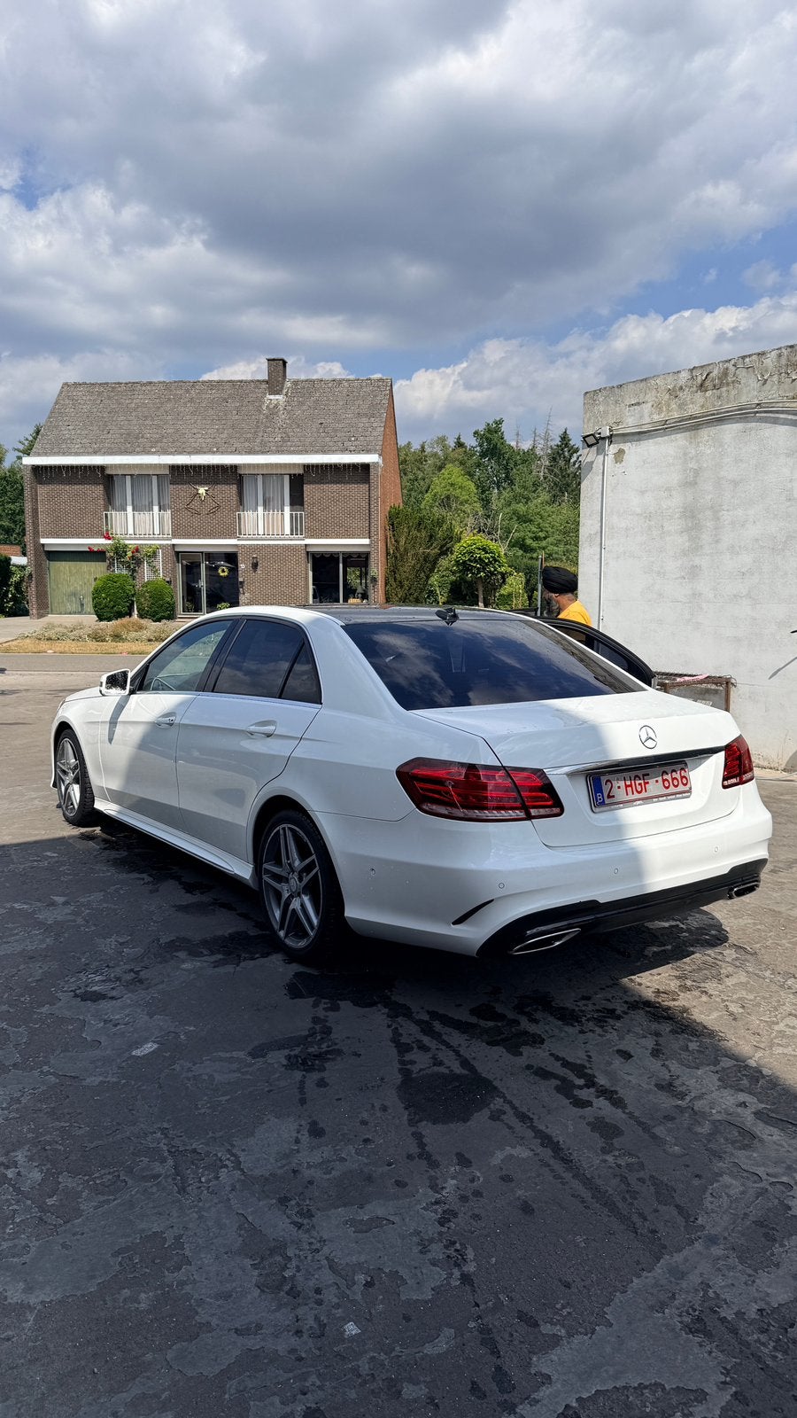 Mercedes benz E220, Auto's, Mercedes-Benz, Achterwielaandrijving, 4 cilinders, Wit, Leder