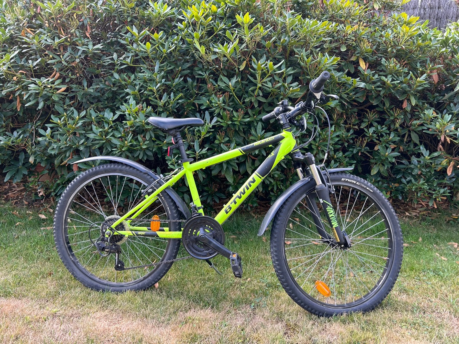 B-Twin Rockrider 500, Fietsen en Brommers, Ophalen, 24 inch, Velgrem, Zo goed als nieuw