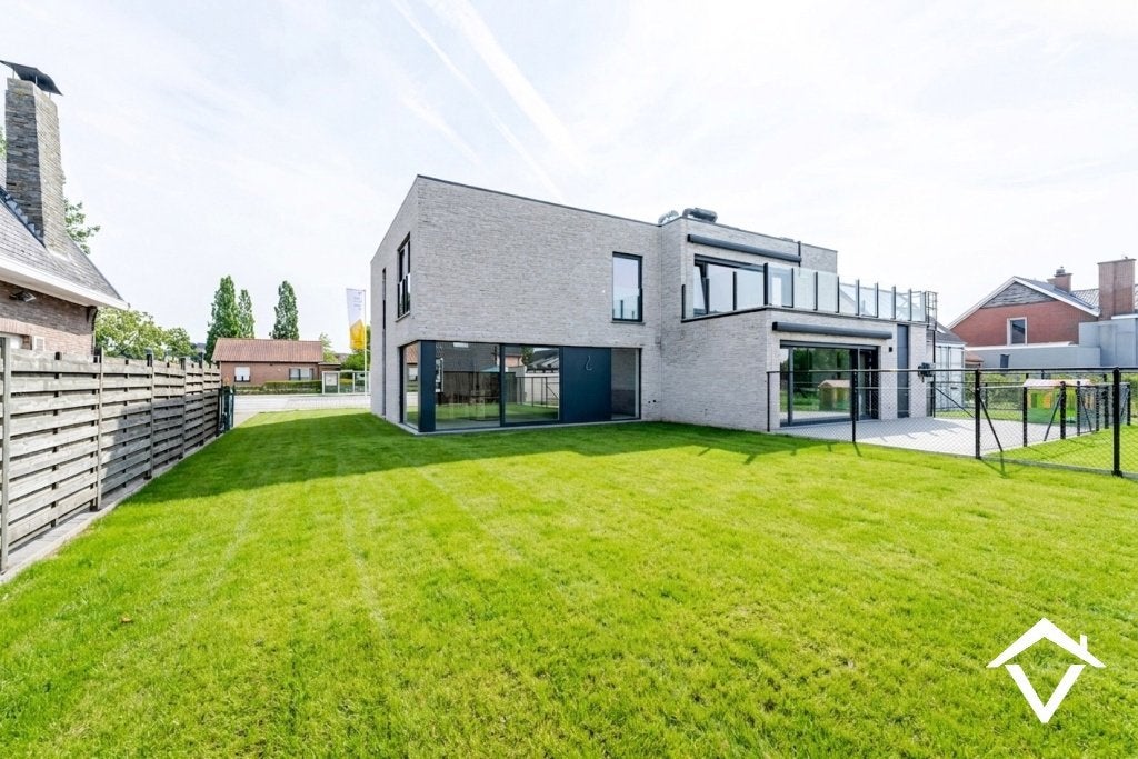 Moderne nieuwbouwwoning, 3 slpkmrs in Langemark-Poelkapelle, Immo, 200 tot 500 m², 3 kamers, Hoekwoning, Provincie West-Vlaanderen