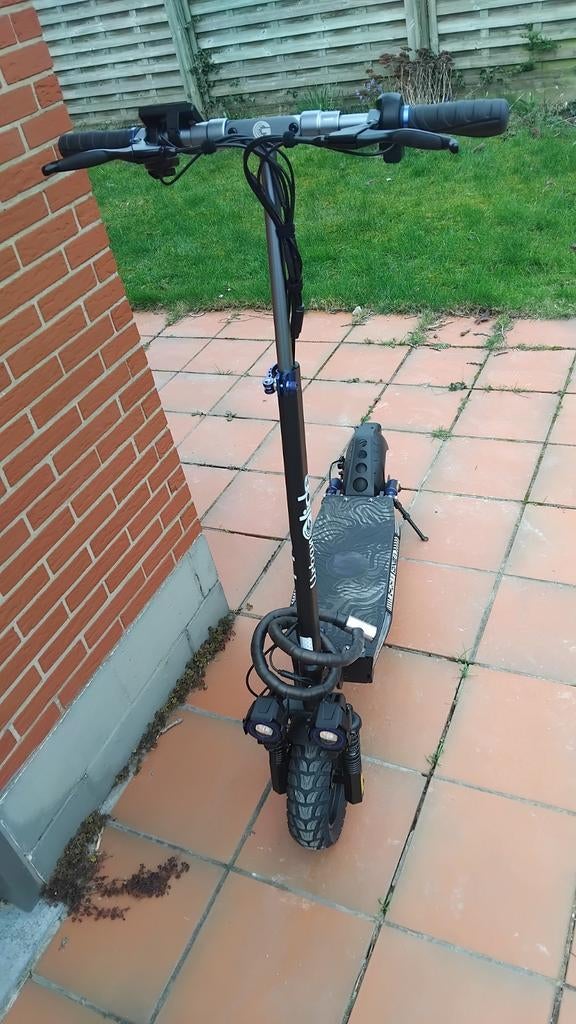 Urban glide e cross one, Fietsen en Brommers, Steps, Ophalen of Verzenden, Zo goed als nieuw, Elektrische step (E-scooter), Urban glide