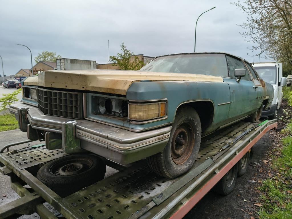 Cadillac Coupe De Ville 67 à vendre en pièces détachées, Cadillac, Enlèvement ou Envoi, ., Avant