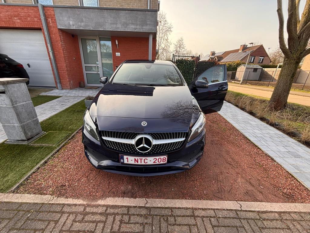 Mercedes A180 AMG Line 2017 Automaat, Auto's, 4 cilinders, Blauw, 5 deurs, Particulier